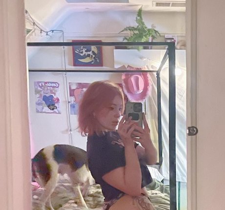 Izzyisdying model hot galleries