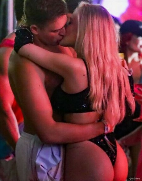 Farofa Da GKay nude actress images