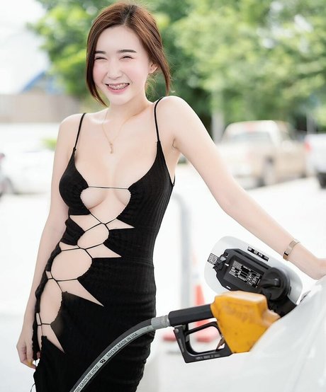 Qanan Kanokyada model adult pictures