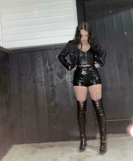 Shelby Dias free star pics