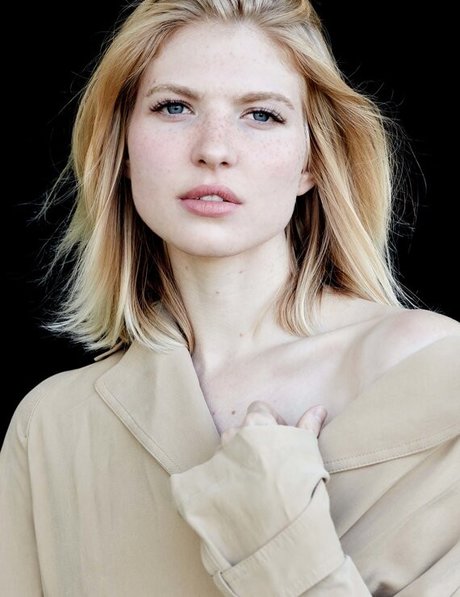 beatrice0neill art actress pictures