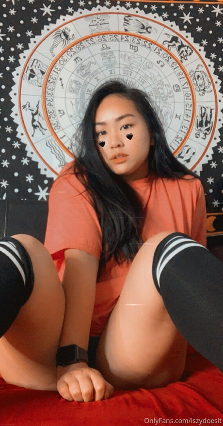 Iszydoesit model sexy pics