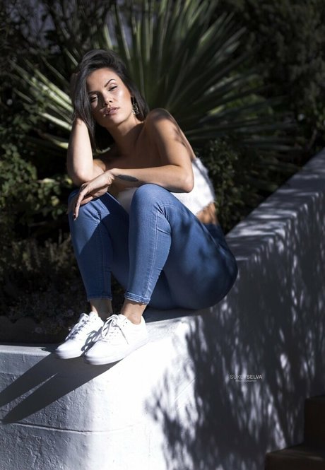 Sinead Harnett pornstar nude pictures