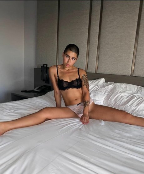 pickledwh0re star nudes picture