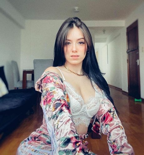 Roxana Tejada star hot pic