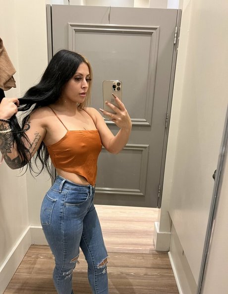 Vipress pretty model image