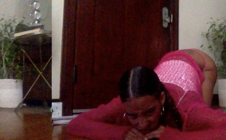 MeelahNaomi star high quality pics