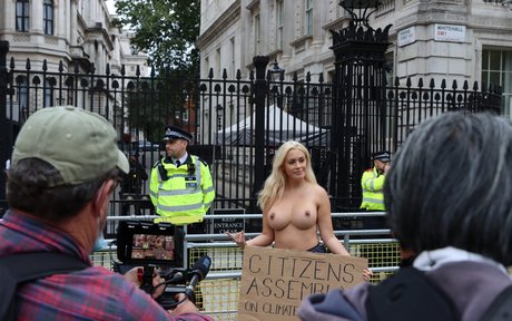 Laura Amherst erotic pornstar img