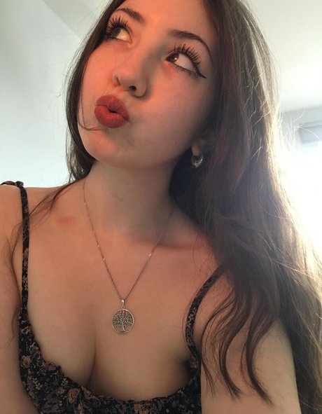 uwubrat actress pics