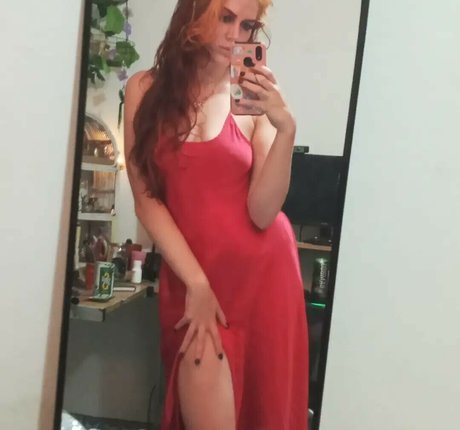 SmokeAndSomno beautiful model images