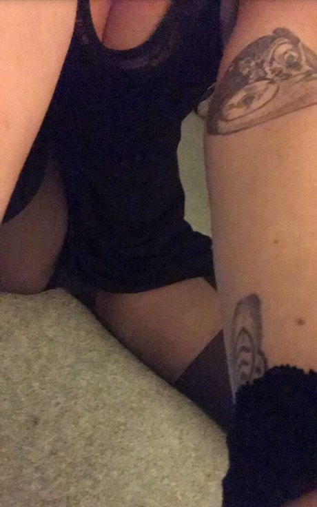 Pixie Holly porn star image