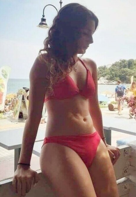 Kwnna kollia model hot pictures