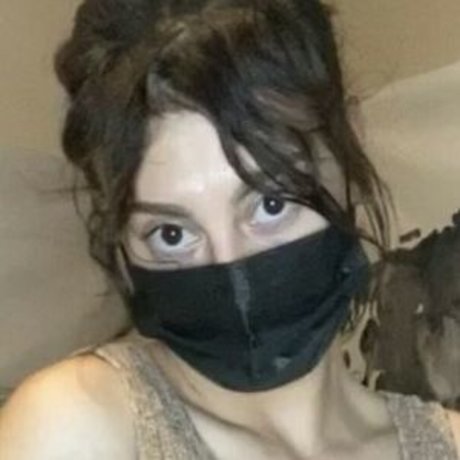 caybops naked actress photos