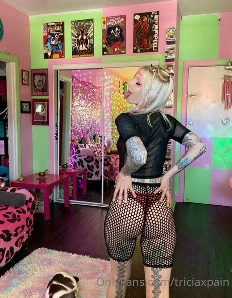 Tricia Pain star naked img