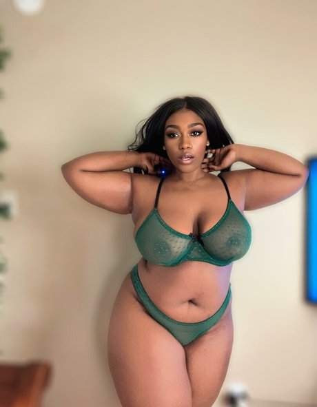 Kennedy Davis pornstar img