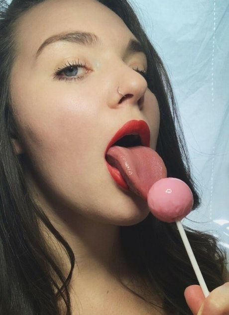 JonniJ model art picture