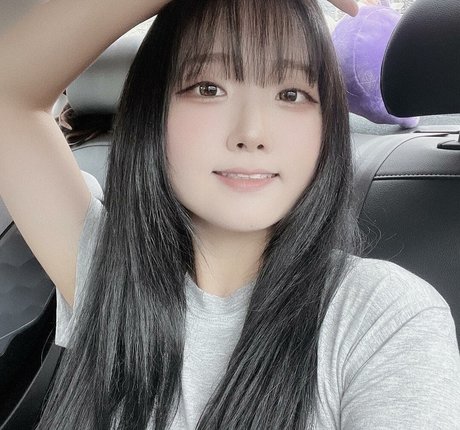 Dalshasha model naked photos