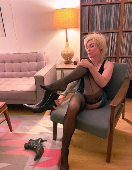 CBG19 beautiful pornstar img