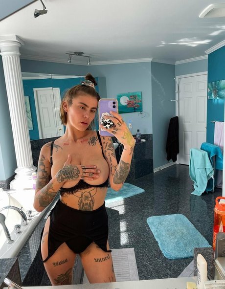 Charlieshe model porn photo