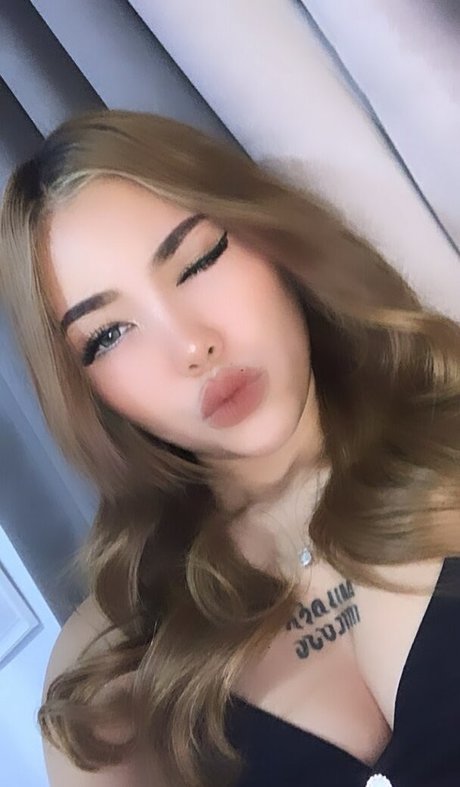 Nia Irwan model hd img