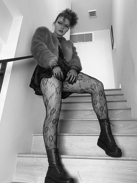 Camren Bicondova free actress pics