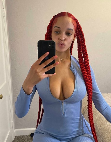 aymakj pornographic star pic