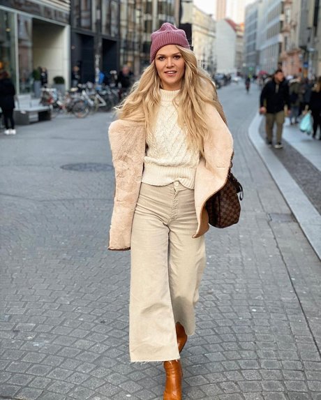 Sara Kulka star free photos