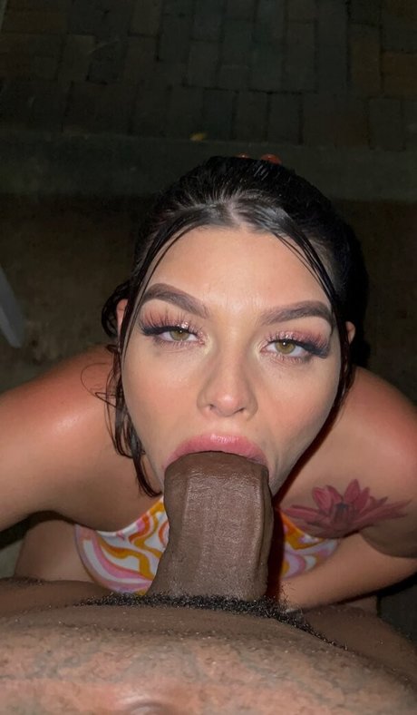 Arrah Lynn erotic pornstar img