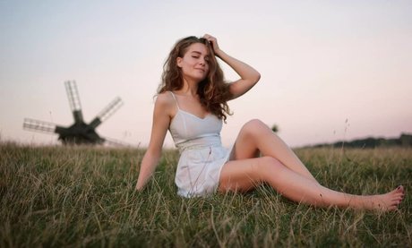 Ave Maria pornstar nude photos