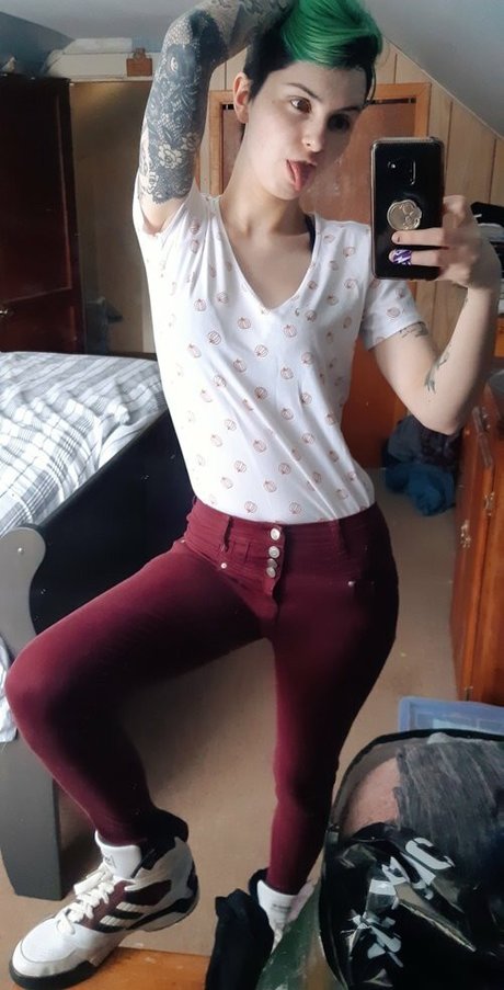 Grandaddyskulls erotic actress galleries