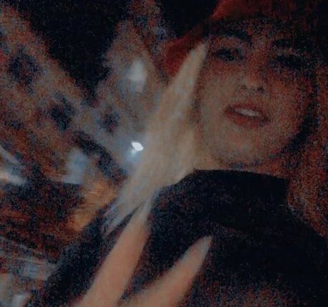 Cikarelly model hot galleries