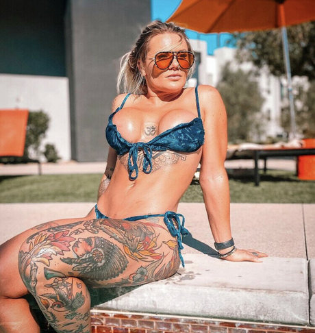 grace fly model beautiful img