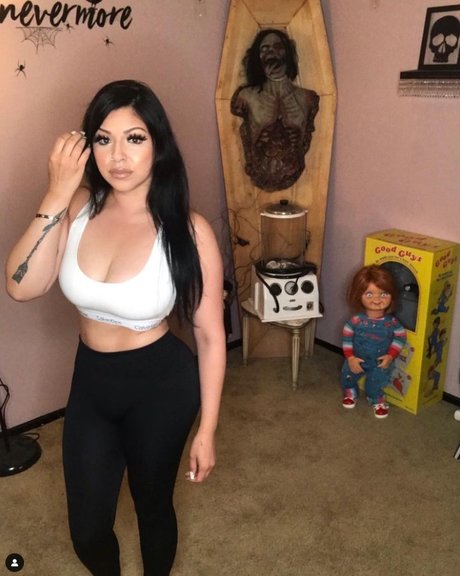 Champagne Chronicles star pretty photo