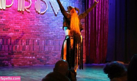 BordeauxBlack model sex pic