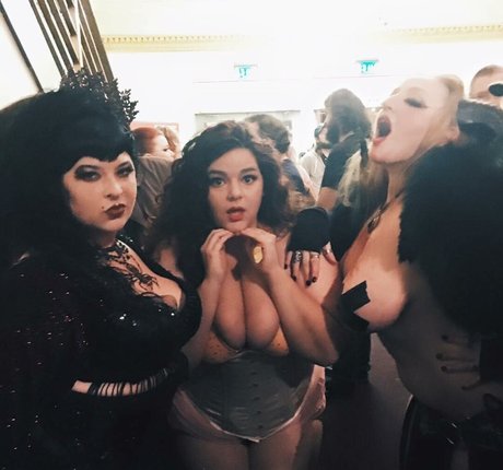 BordeauxBlack erotic actress archive