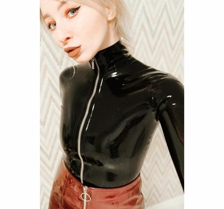 Bronnica nudes model photo