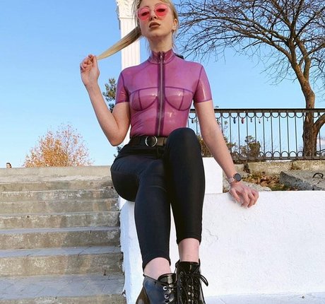 Bronnica naked pornstar images