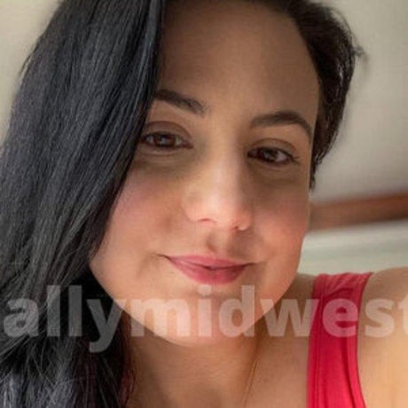 Sally Midwest exclusive star photo