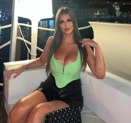 Gena Rexhapi star erotic images