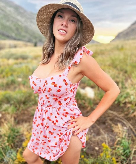 SortaSweetWin pornographic star archive