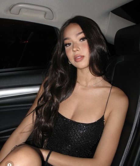 Leighanngrande exclusive model pic