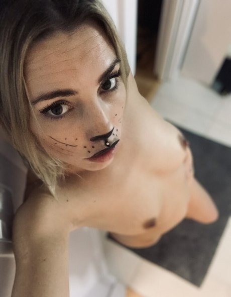 Shana Lane model sexy img