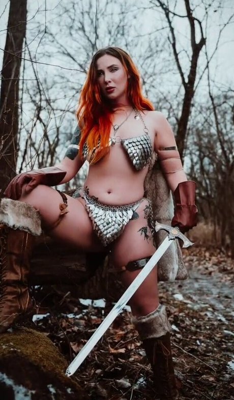 jezebelluxure model pornographic photos