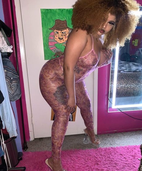 Sheismami sex model pic