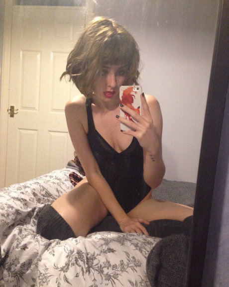 slim milf onlyfans pornographic photos