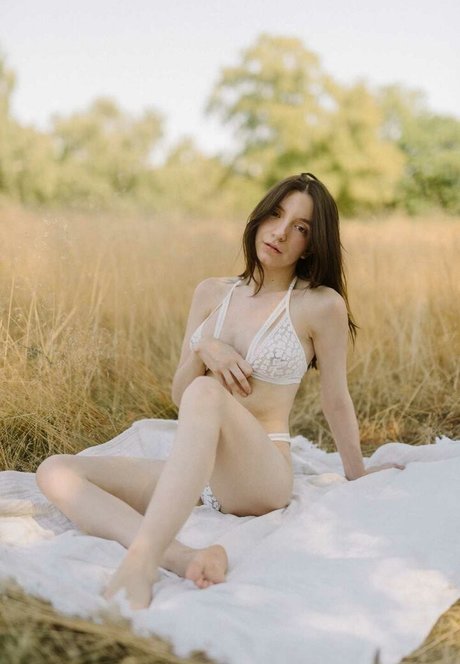 Sophei Bird xxx model photos