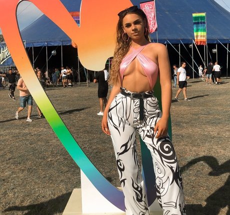 charlotte maynard beautiful model galleries