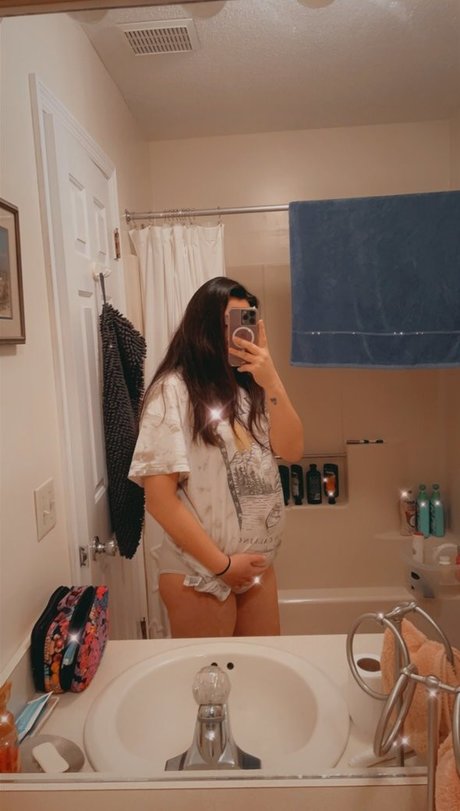 TheDjinnnn beautiful model image