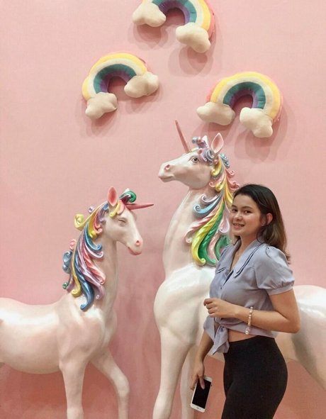 Leysisss adult model pic