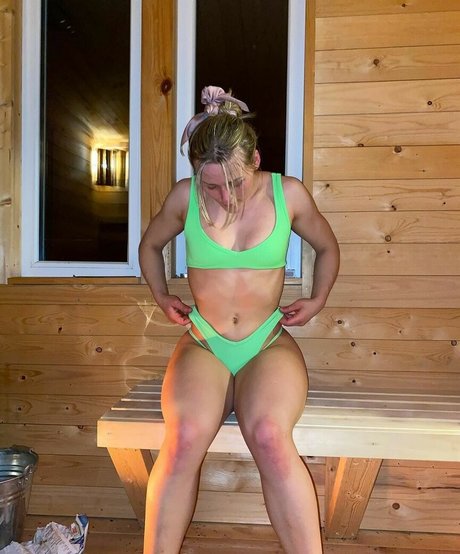 Ellenvy Ajvie perfect pornstar images